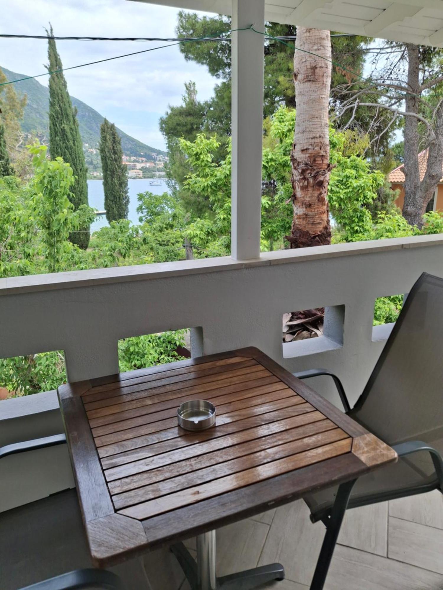 Palmyra Nydri (Lefkada)